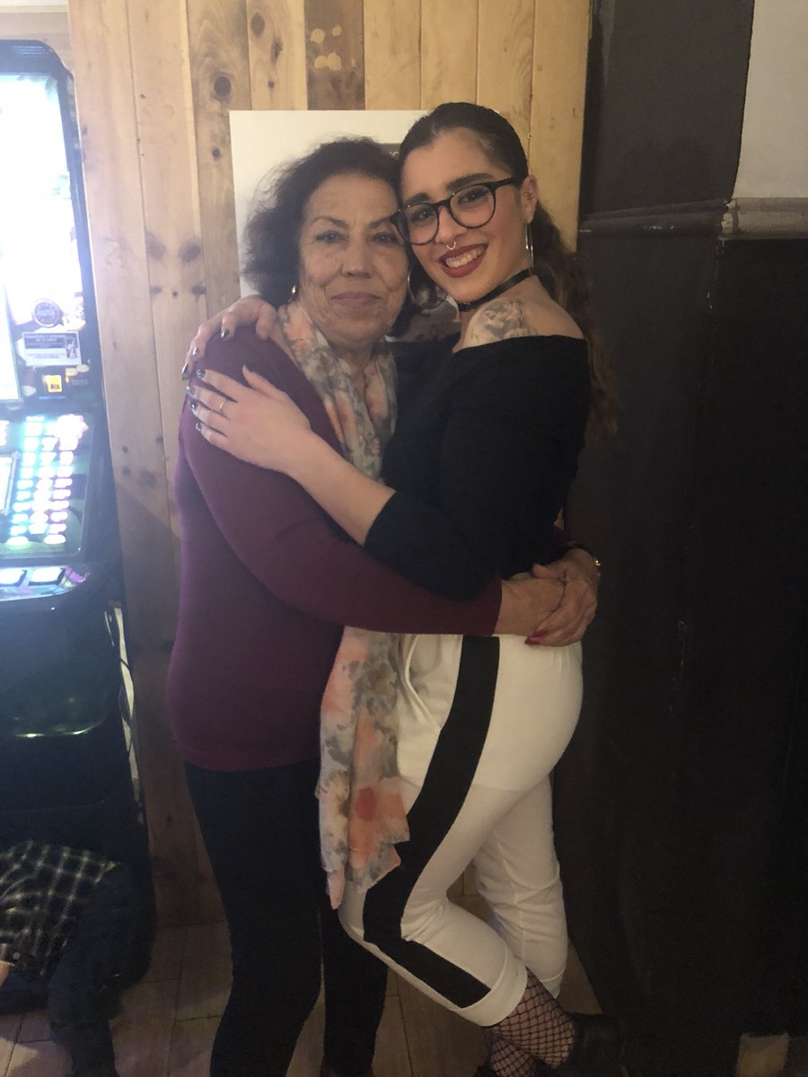 Jeessi96's tweet photo. #firstdate660 la flamenca de lunares es mi abuela, y más bonita no las hay!!!!!!! Cuando lleguéis a los 70 con 6 hijas en el mundo, 6 nietos, y mil trabajos acuesta...entonces criticáis las arrugas!!!!! OLE TU ABUELA, TE QUIERO MIL❤️ @FirstDates @firstdates_tv https://t.co/ie2aK6DhQI