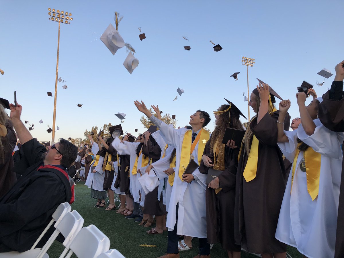 MrsWhiteASL's tweet photo. #TVHS #graduation2018 https://t.co/S3GWhVNIO0