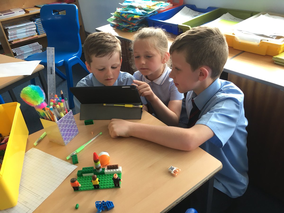 StPhilomenasRC's tweet photo. Thanks to @alistairatthree and @steveatthree1 for introducing primary 4 to #stopmotionanimations @Schools_Digital @DL_for_All https://t.co/d8kyAPUmCv
