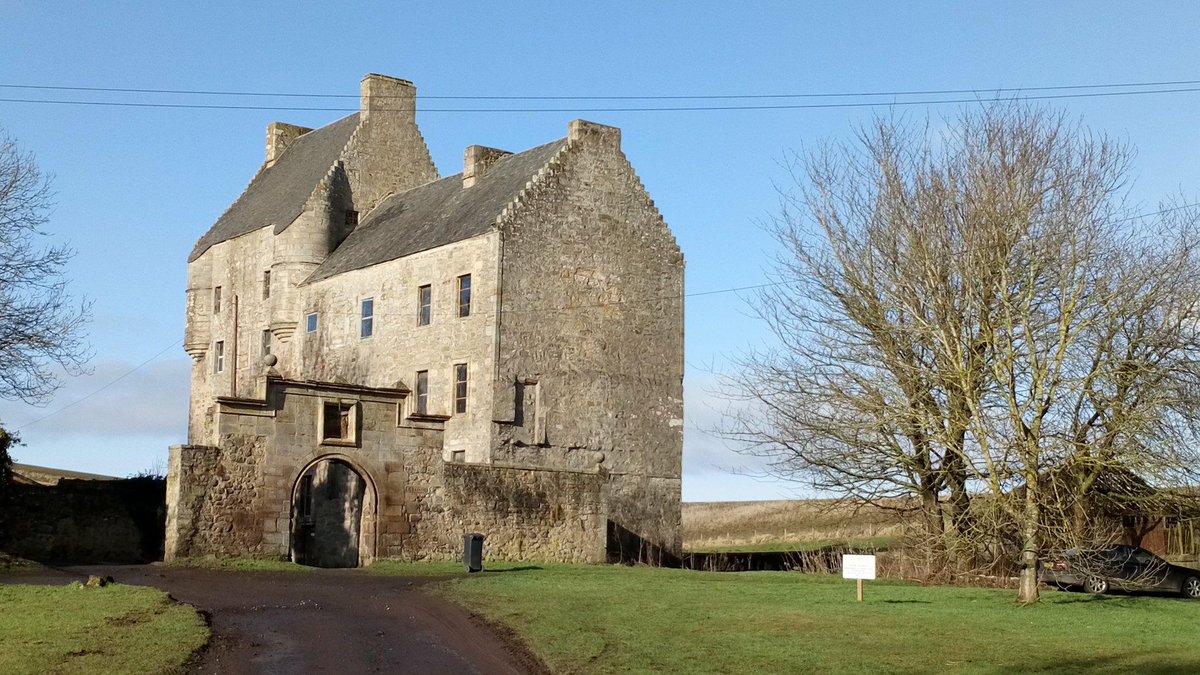 Brilliant picture of Midhope Castle (aka Lallybroch) taken by tour leader Andrew. What's your favourite #Outlander location?

#Travel #Friyay #Scotland #ScotSpirit