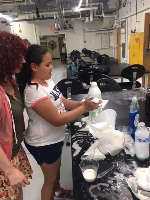 BigsofCT's tweet photo. A big, big thank you to Big Sister, Bigs Ignite member, and @UConn School of Engineering Professor Jenn Pascal who led a group of matches on a STEM tour of UConn’s Storrs Campus last weekend!  

#nbbbs #CTmentoring #mentoringworks #bbbsa #bbbsaamerica #BIGSignite #UCONN https://t.co/MuvrvNqqAR