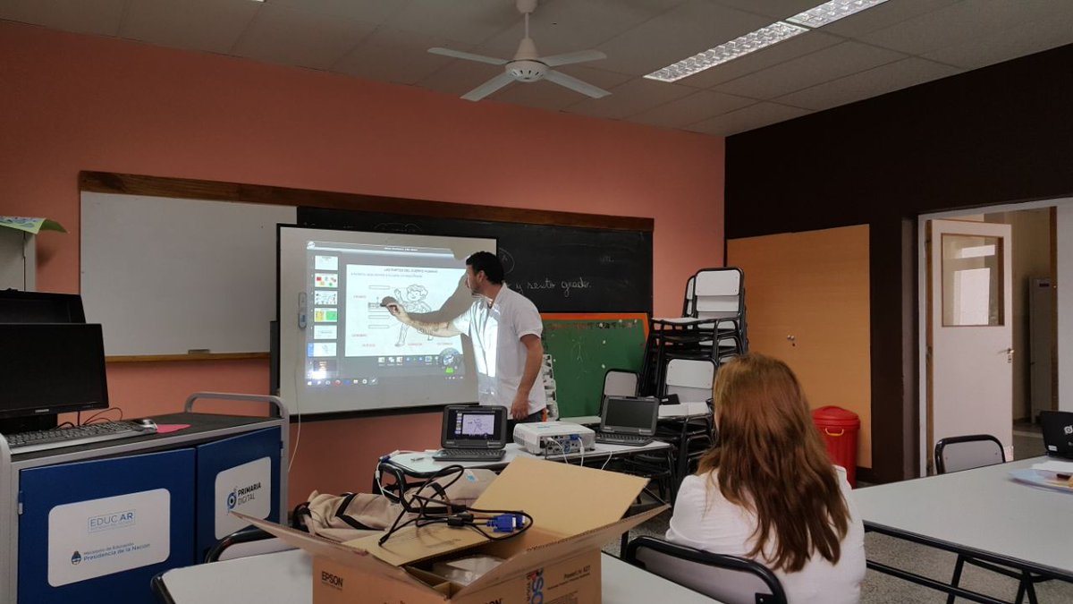 eduteclapampa's tweet photo. Primaria Digital perteneciente al Área de Tecnologías Digitales Educativas de la DGTGE.

En la Escuela N° 263 - Gral. Pico.

Taller de Pizarra Digital Interactiva.

#PrimariaDigital
#PrimariaDigital_LaPampa
#Escuela263_GralPico_LaPampa
#DireccionGeneralTecnologias_LaPampa https://t.co/WdsLNOY1kv