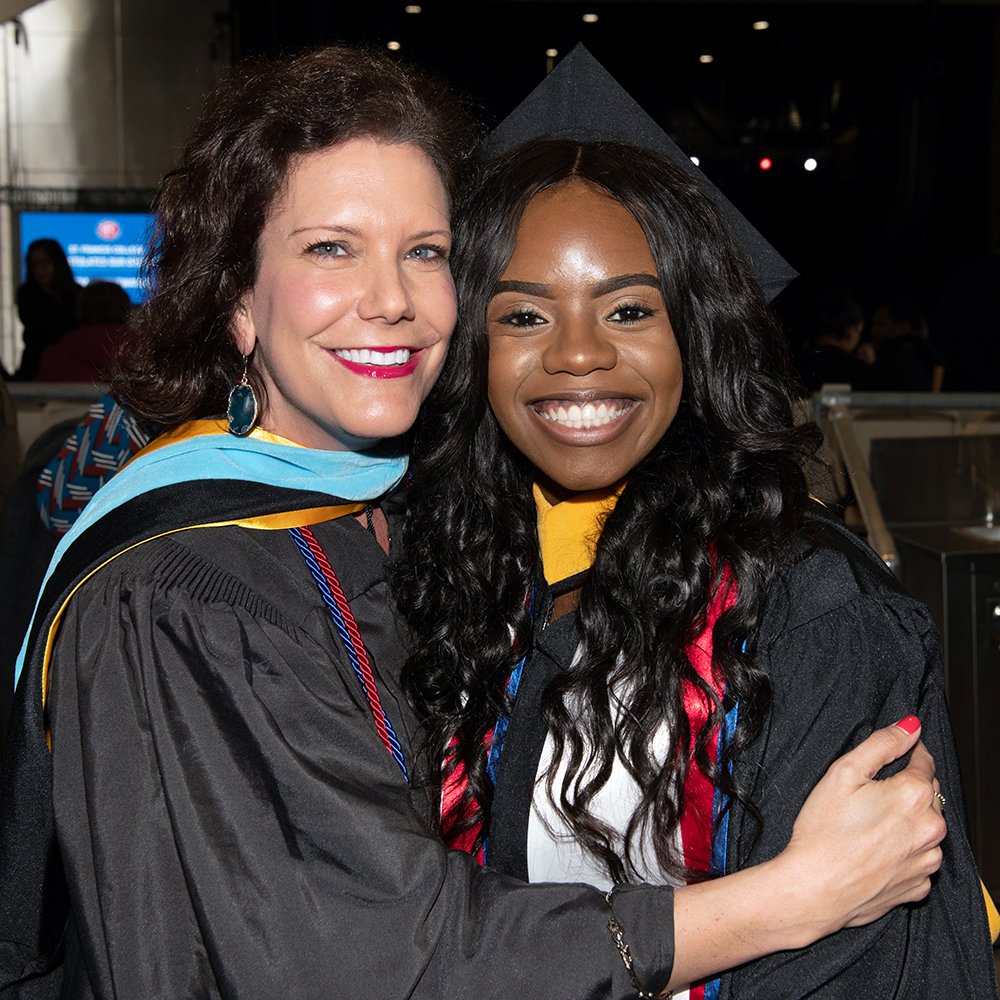 SFCALUMNI's tweet photo. Congratulations to our Graduate of the Day: Telequa Thompson. We are proud to have you as our alumna! #SFCGrad2018 #gradonthewater https://t.co/LBOJ9bTUPU