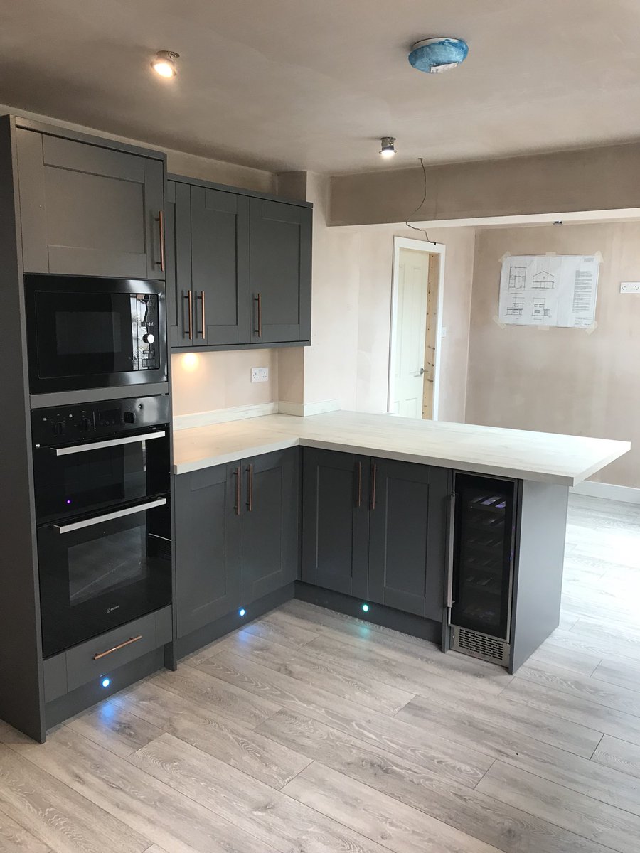 mwcltd's tweet image. Single storey extension and extended kitchen/dining area @ Sanford Hill , Stoke-on-Trent #howdens #graphitegrey #kitchen #quality #design #build