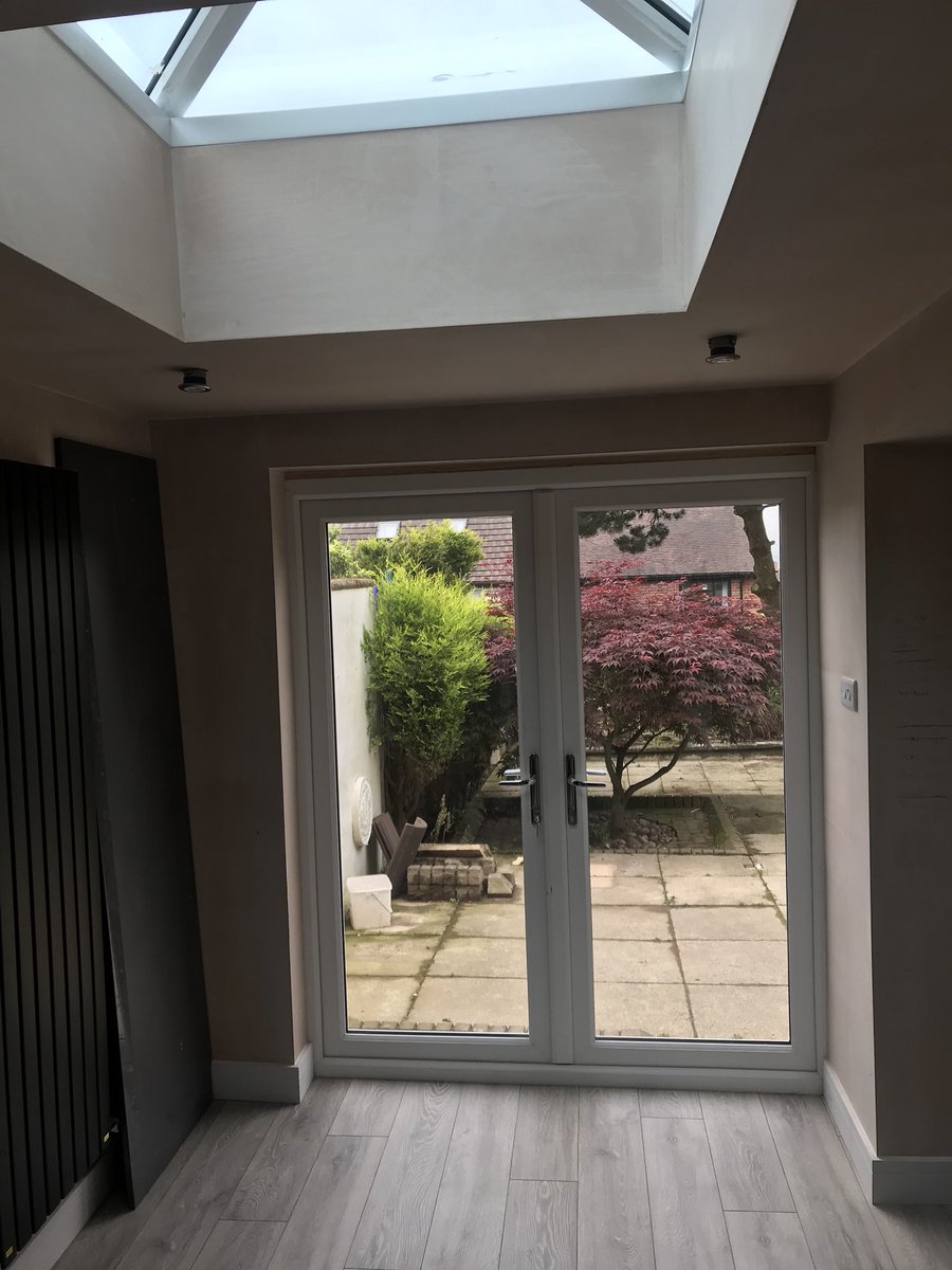 mwcltd's tweet image. Single storey extension and extended kitchen/dining area @ Sanford Hill , Stoke-on-Trent #howdens #graphitegrey #kitchen #quality #design #build