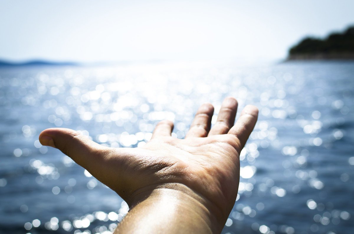 Opinions4Good's tweet photo. Today is #WorldOceansDay and without the beach, summer just wouldn't be the same! A simple way to show your appreciation is by taking a survey that will allow you to donate to organizations like Ocean River Institute which provide support and service towards cleaner oceans. https://t.co/ltpG5ctaI1