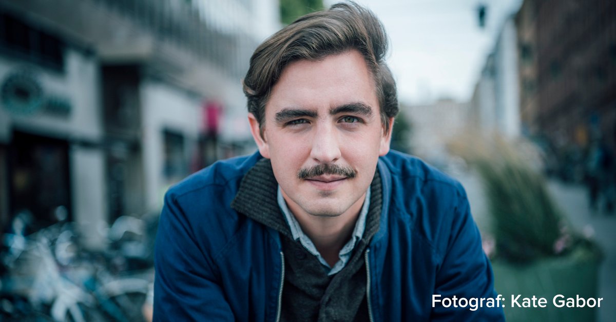 Akademikerna's tweet photo. Hur kan man veta vad som är sant och falskt i valrörelsen? Det är temat för Sacosoffan på torsdag den 14 juni hos oss i Gamla stan. Gäst är Jack Werner! Anmäl dig här: https://t.co/RnVKmCtQBk #hurvetdudet #sacosoffan https://t.co/3CFQvOrAS2