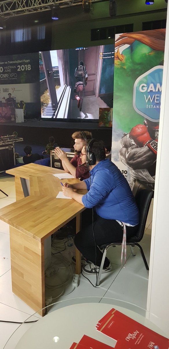 cnrgamesweek's tweet photo. CNR Games Week Pubg turnuvası devam ediyor. Tribünler dolu, heyecan dorukta. Canlı yayın Twitch kanalımızda: 
https://t.co/3VycZ9j4ry
.
.
#pubg #cnrgamesweek #eSports https://t.co/YrozGM04np