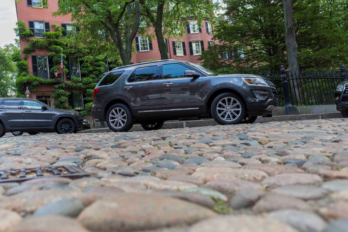 MuziFordCity's tweet photo. Wherever your summer adventures take you, #FordExplorer will get you there in comfort &amp; style. #Boston #NeverStopExplorer #BeaconHill 
Learn more: https://t.co/E1Rx6EVmy2 https://t.co/dVVXb4K9Bp