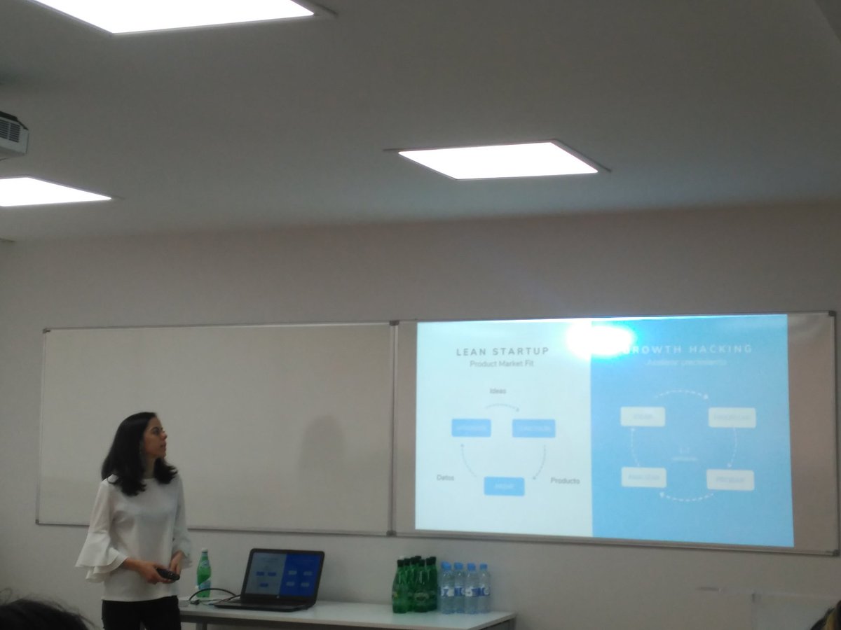 carlosfaigl's tweet photo. El #GrowthSprintENYD arranca con Ana Villalba de @lingokids. Las claves del éxito de la app: ¡medir, medir y medir para optimizar! | @EscueladeNyD #GrowthHacking 🔎📱 https://t.co/1XjnYhsMa1