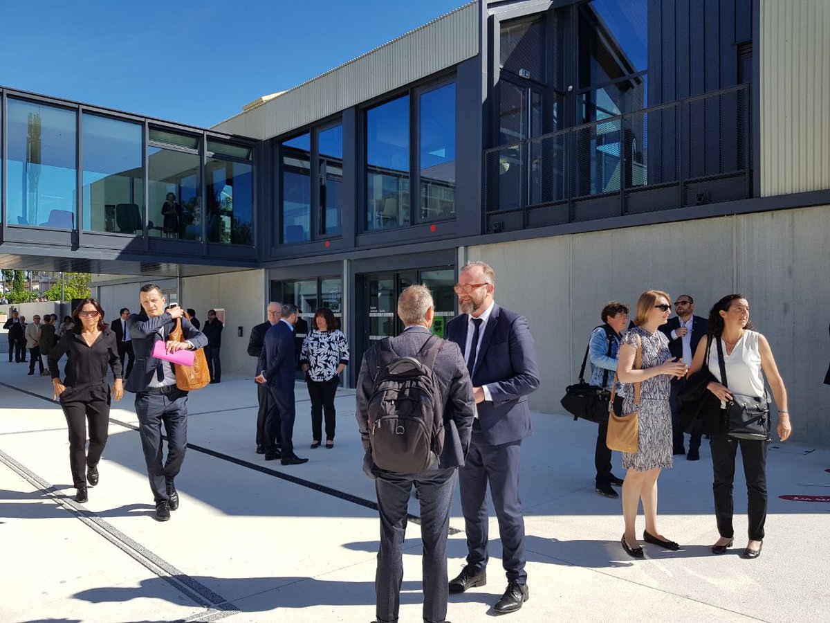 ItierCh's tweet photo. Déplacement à #Toulouse aux côtés de @EPhilippePM et @jmblanquer pour recevoir un rapport sur la #vieassociative et visiter #lesgranges de Saint-Jean https://t.co/znUaWBjATc