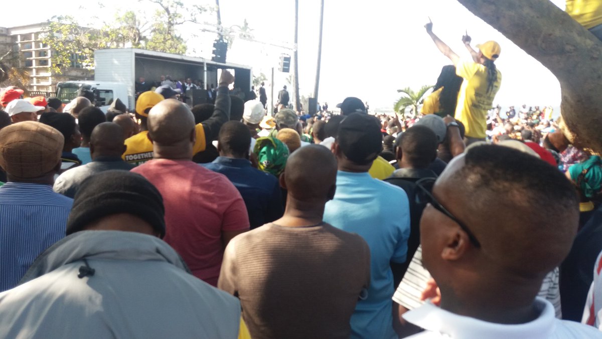 MajavuThabiso's tweet photo. Masses are here to support the people's President, comrade Jacob Zuma ✊✊ #ZumaPrayer #HandOffZuma #HandsOffZuma #WeStandWithZuma https://t.co/dTzBAMMgN4
