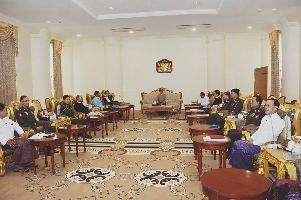 Such meeting of most powerful #Myanmar leaders &amp; nation's decision-makers is very significant given timing, various #political &amp; #security development in the nation. Many had urged #NLD #AungSanSuuKyi to call for the #NDSC meeting after #Rakhine #Rohingya crisis but didn't happen