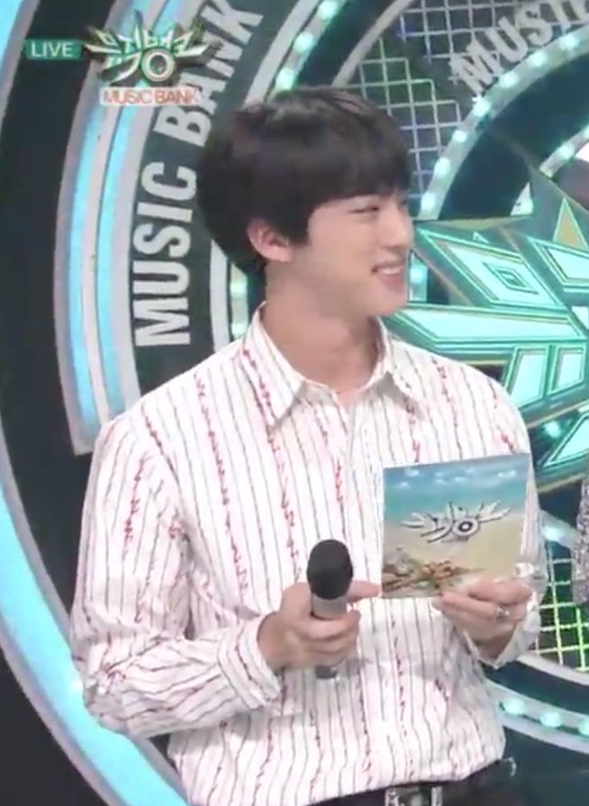 HYPR_BALLAD's tweet photo. He's so cute! 

#HeartMCSeokjin @BTS_twt https://t.co/XJRr96tuMx