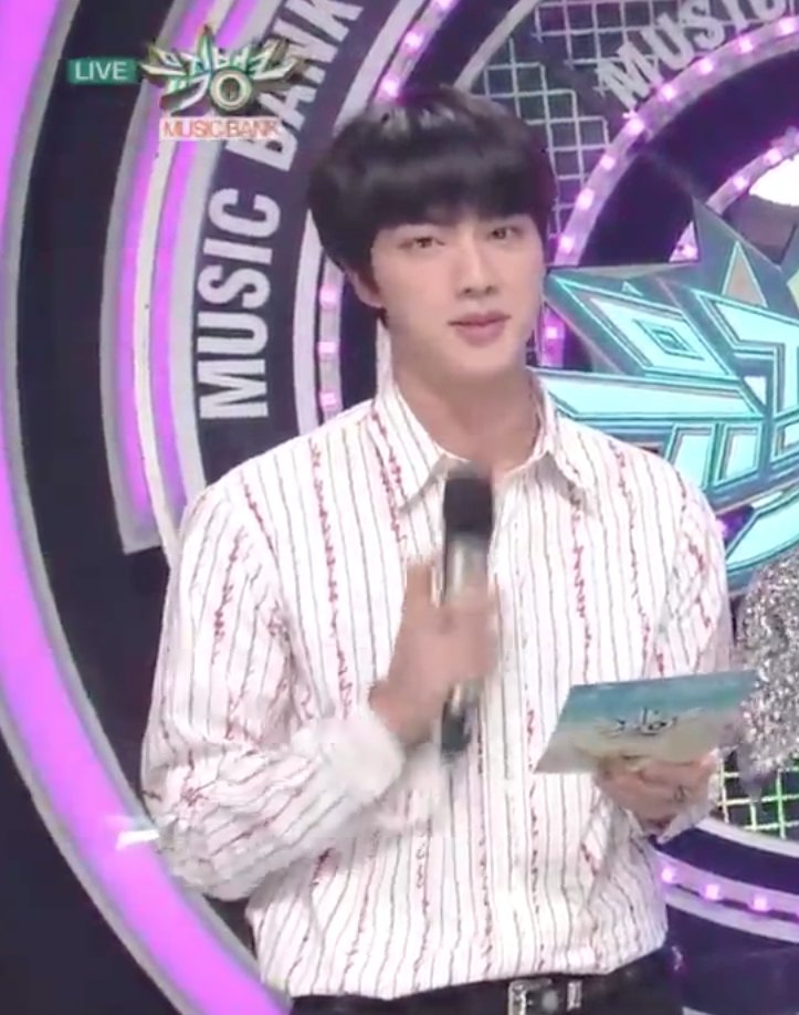 HYPR_BALLAD's tweet photo. He's so cute! 

#HeartMCSeokjin @BTS_twt https://t.co/XJRr96tuMx
