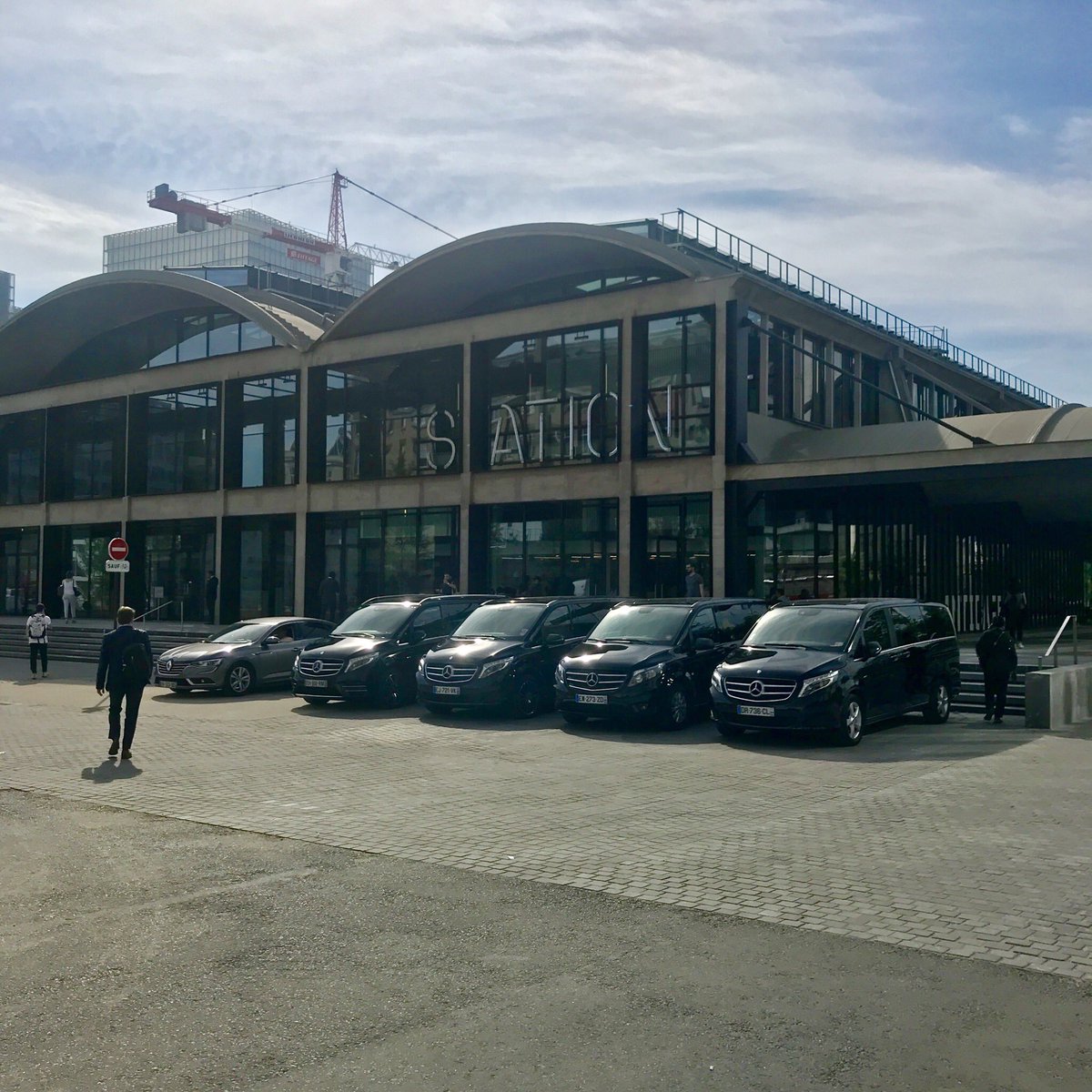 Chez Google @ StationF ce matin pour un back to basics Google Analytics avec mes étudiants. On croit savoir, et puis non... <a href="/joinstationf/">STATION F</a> #learningbydoing