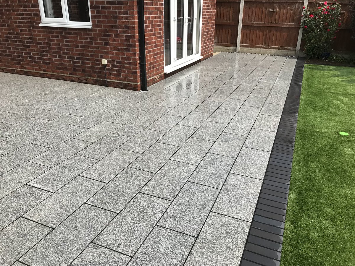 leeharveydesign's tweet photo. @BradstoneUK @Sarahhennem latest back garden design finished this week silver grey granite edged with blue engineering brick and new artificial lawn 👍🏻 https://t.co/PIw8j4R5IH
