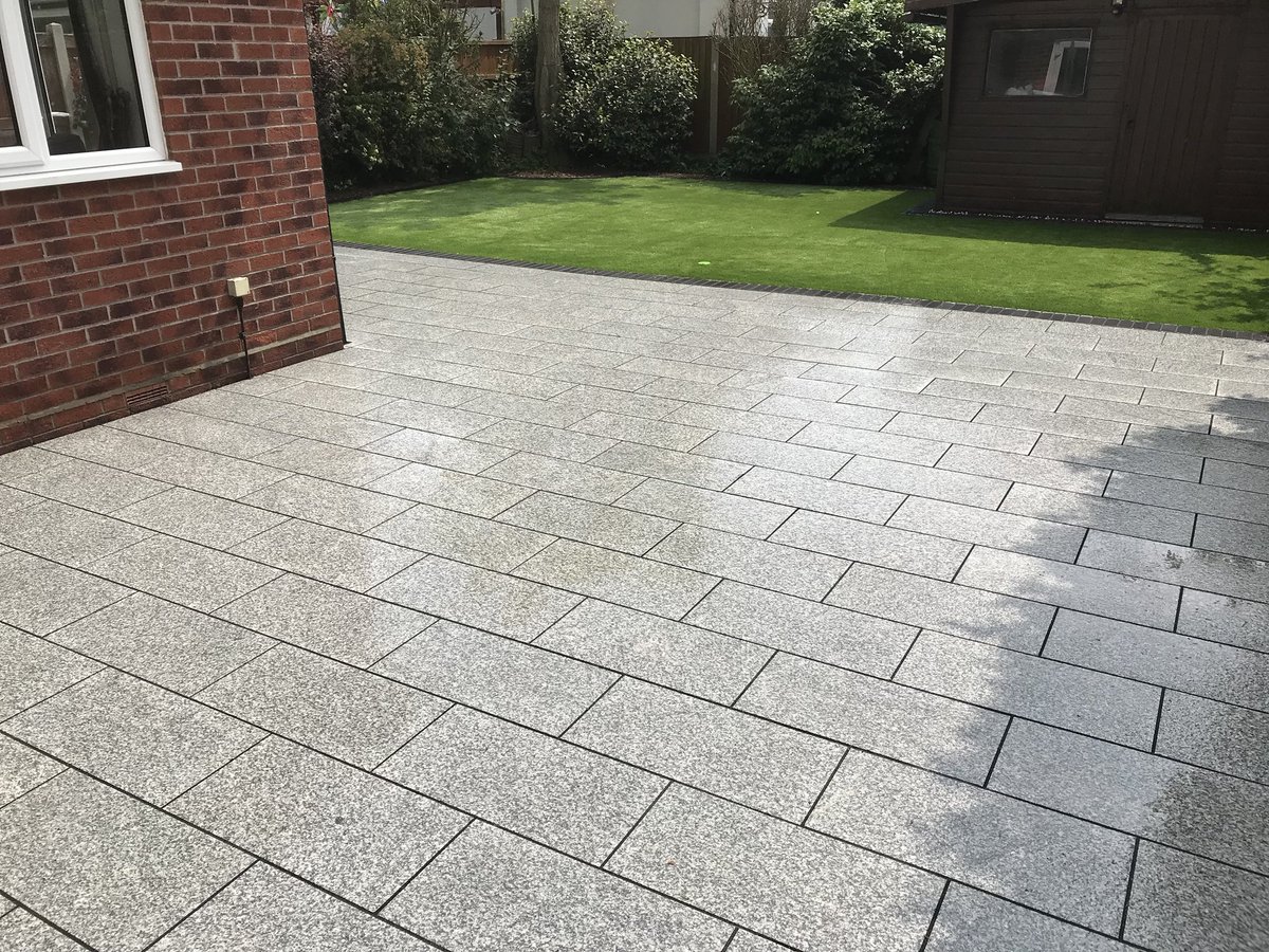 leeharveydesign's tweet photo. @BradstoneUK @Sarahhennem latest back garden design finished this week silver grey granite edged with blue engineering brick and new artificial lawn 👍🏻 https://t.co/PIw8j4R5IH