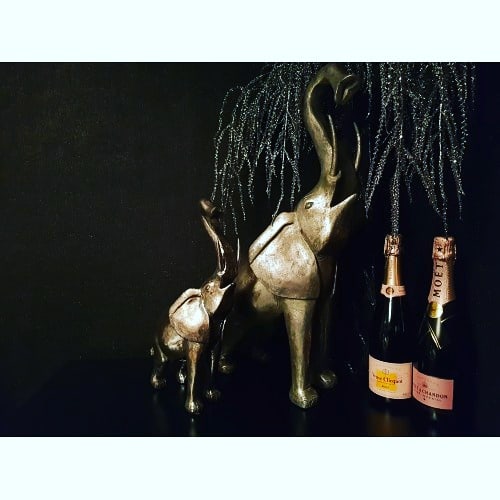 GlamAndSoul's tweet photo. Stunning &amp; elegant silver reaching Elephant figurines 🐘
Stand tall and beautiful on all display areas, a truly wonderful piece 💎
https://t.co/XXIAfBXWMJ 🥂
Figurines stand 40cm or 64cm tall 🌹
⭐⭐⭐⭐⭐
#GlamAndSouls #homeaccessories #animals #elephant #figurine #giftware https://t.co/hg7QVpusKt