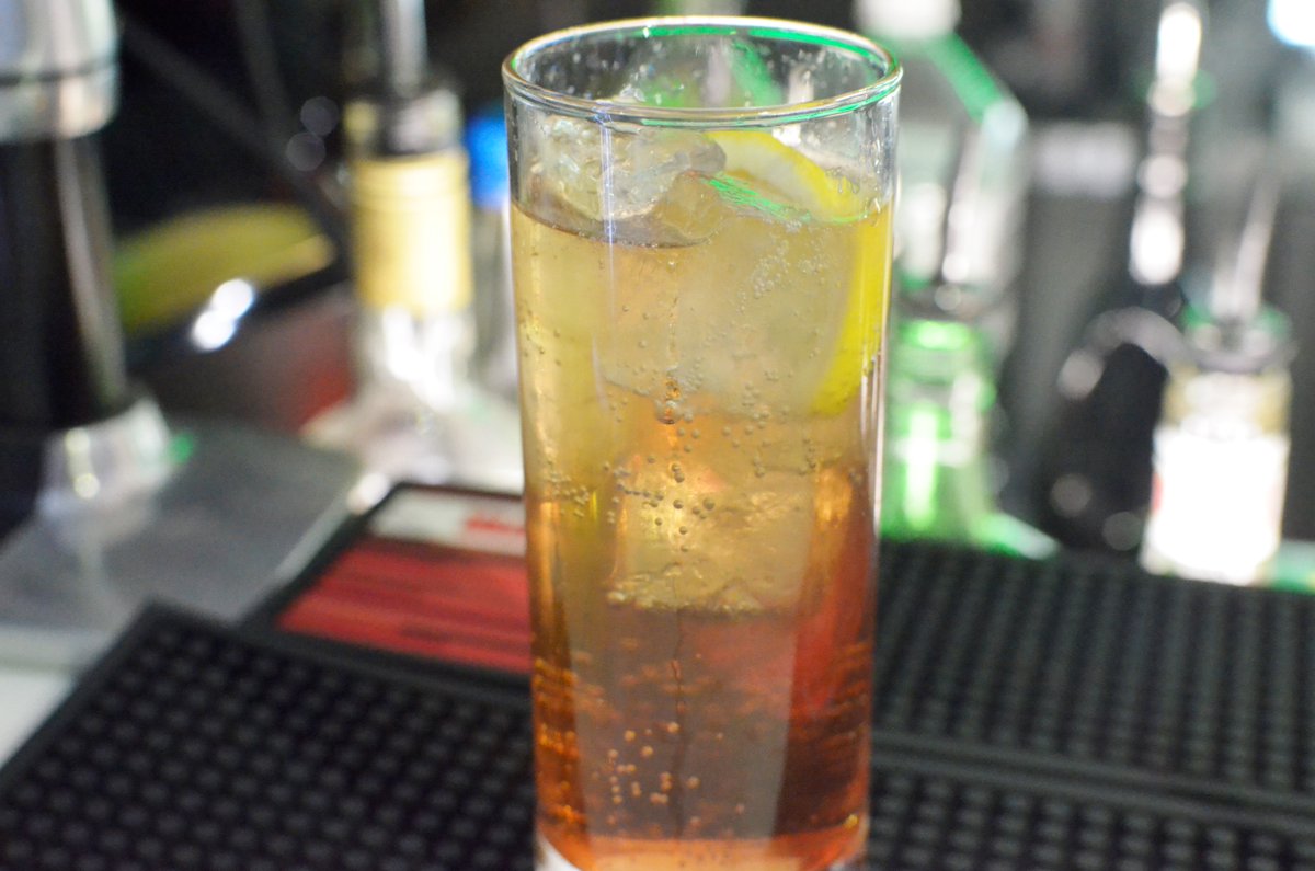 333lounge's tweet photo. 気持ちの良いお天気で、最高の華金ですね☀

まずはキンッキンのお酒で乾杯！あとはまったり飲むも良し。グイグイ飲むも良し。

お酒の種類はたくさんあるので、お好きなものをオーダーくださいね🍸

#トリプルスリー
#conceptB https://t.co/6NORGU7YEP