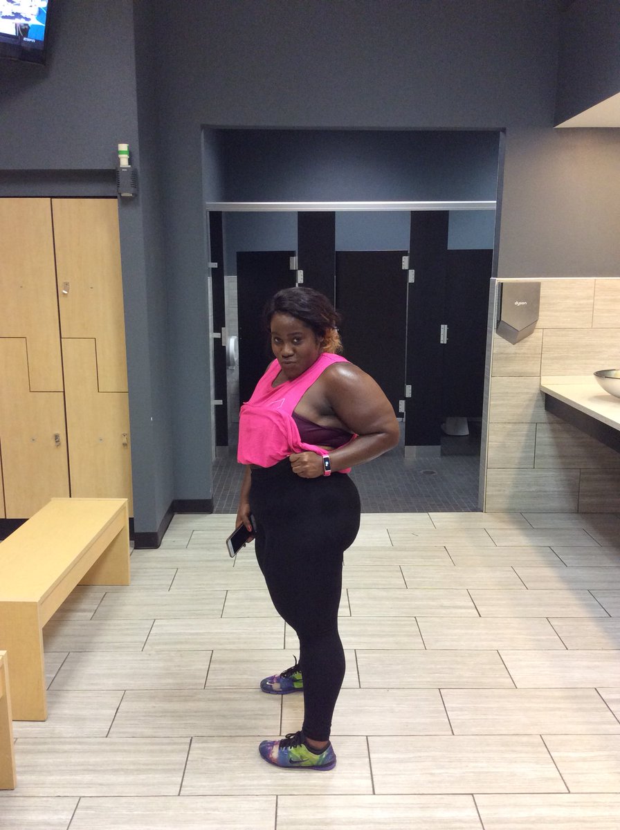 BeefyyBaby's tweet photo. #4WordsStoryOfMyLife 117 pounds gone forever!!!!! #weightlossjourney #weightlosstransformation #weightloss #gym #beefyybaby #WhoPoppinWePoppin #117poundsgoneforever https://t.co/0RtiOmBNbG