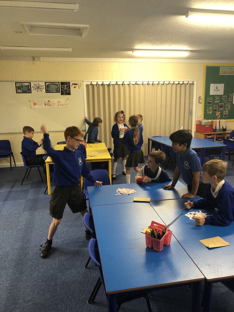 MrsJDunham's tweet photo. Amethyst class are enjoying a #standupday literacy lesson! https://t.co/uEIlEvcF71