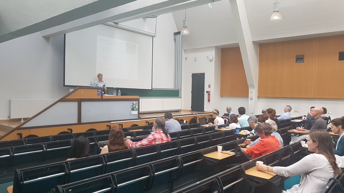 Matt_MWilliams's tweet photo. @MeghanBurchell talking on Pacific NW sites in BC in XX-2 #ShellMiddens at #UISPP2018Paris https://t.co/JM1uLUQe4R