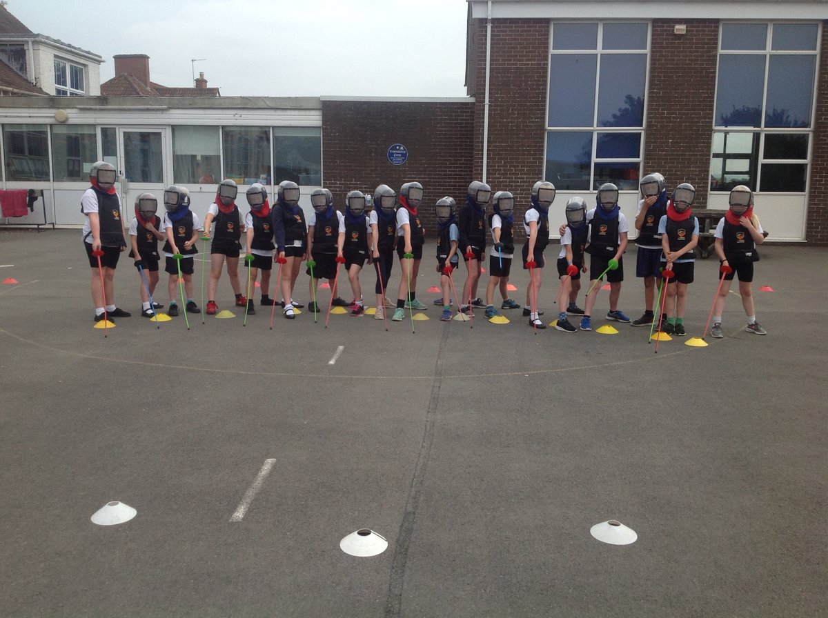 What a fab session we had yesterday with <a href="/FitFence/">fitFENCE</a> learning how to salute, retreat and take the on-guard position 🤺 <a href="/Change4Life/">Change4LifeComityFoundation</a>