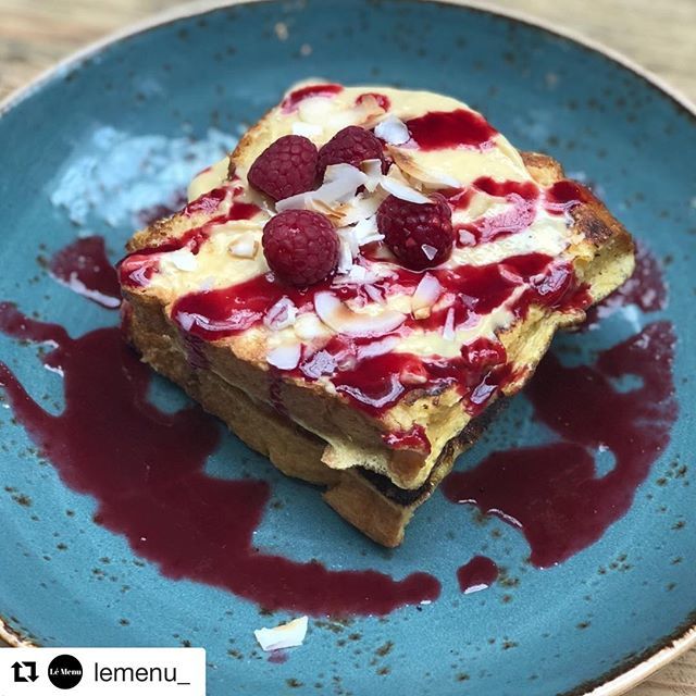 PKB_mcr's tweet photo. Manchester Tart French Toast
Brioche french toast, crème pâtissière, raspberry coulis, fresh raspberries and coconut. It is Friday, after all!
#frenchtoast #irresistible #wellnice #pkbcoffee #potkettleblack #brunch #tgif #bartonarcade https://t.co/COB4AJwEF0 https://t.co/GSsu8oLeNY