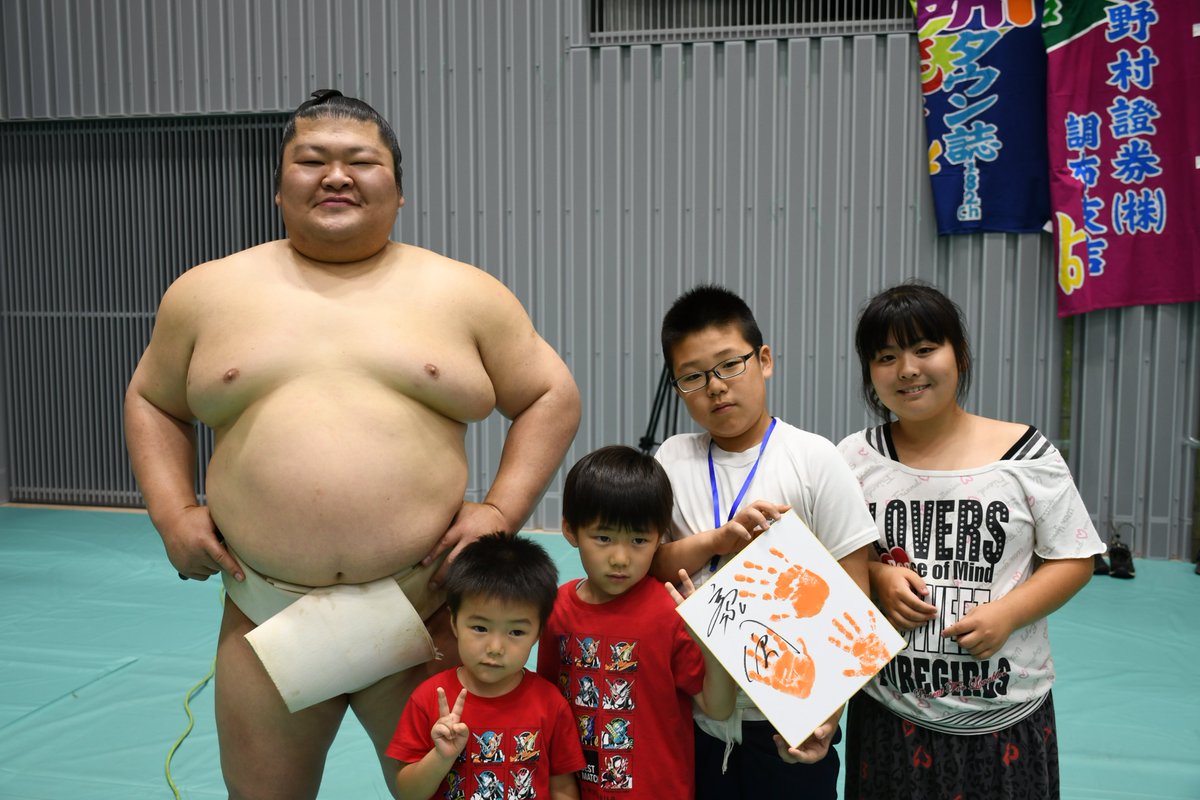 調布市 Twitterissa 調布市公式フェイスブックページ 今回の投稿は ちびっこ力士たち奮闘 第32回わんぱく相撲調布場所開催 です 皆さんの いいね や シェア をよろしくお願いします T Co X03agebzkh Chofu 調布 T Co 1ww3peih17