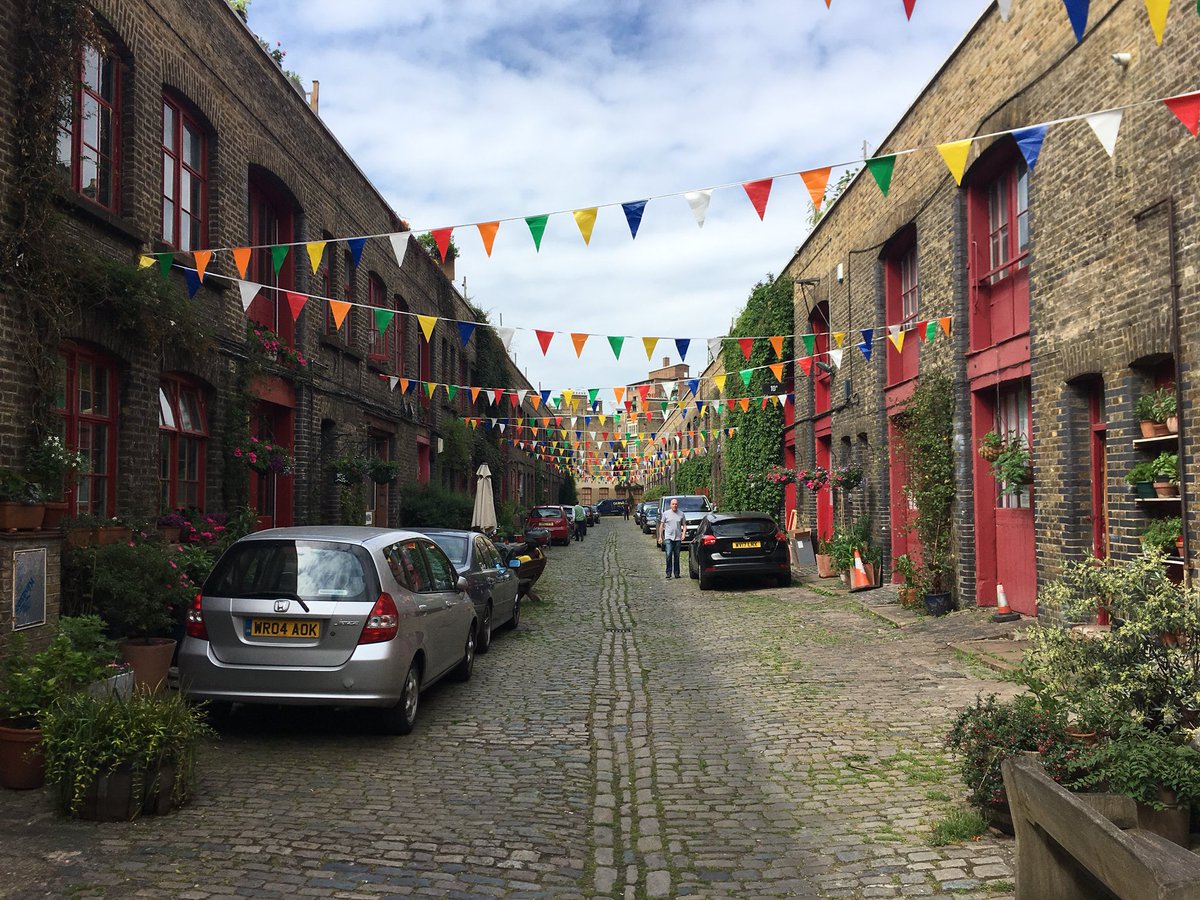 Antiblanks's tweet photo. Iliffe Yard (location of @Antiblanks HQ) is looking splendid today in preparation for the open studios this weekend. Absolutely love being situated here, really does lift you up on a sunny day coming round the corner to this. https://t.co/eiuhCVQ18l
