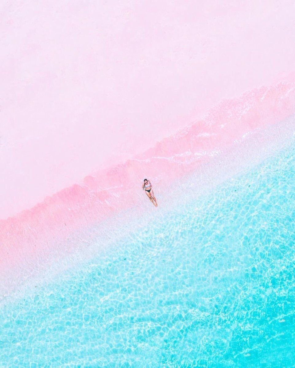 Pink Beach, Indonesia 🌏💕