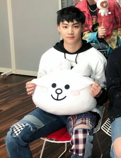 jaelousycious's tweet photo. The plushy -.-
@GOT7Official
#GOT7 #GOT7WORLDTOUR #GOT7fanart #JB #ImJaebum #EyesOnYou #EyesOnJB #THENewEra #재범 #갓세븐 #Jaebum #MTVLAKPOPGOT7 #PremiosMTVMIAW #GOT7JAPANTOUR2018 #GOT7NOW https://t.co/sWxtG2G9ai