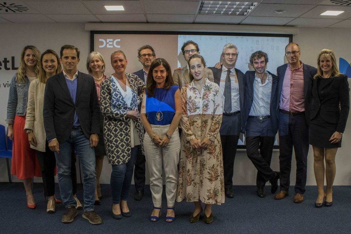 Asociacion_DEC's tweet photo. Ya tienes disponible en nuestra web el resumen del primer #CXTechDay celebrado ayer en el auditorio @MetLifeES, donde fueron presentadas novedosas soluciones tecnológicas para mejorar la Experiencia de Cliente. https://t.co/khj8BvLlVY https://t.co/pBV4IqTkaT