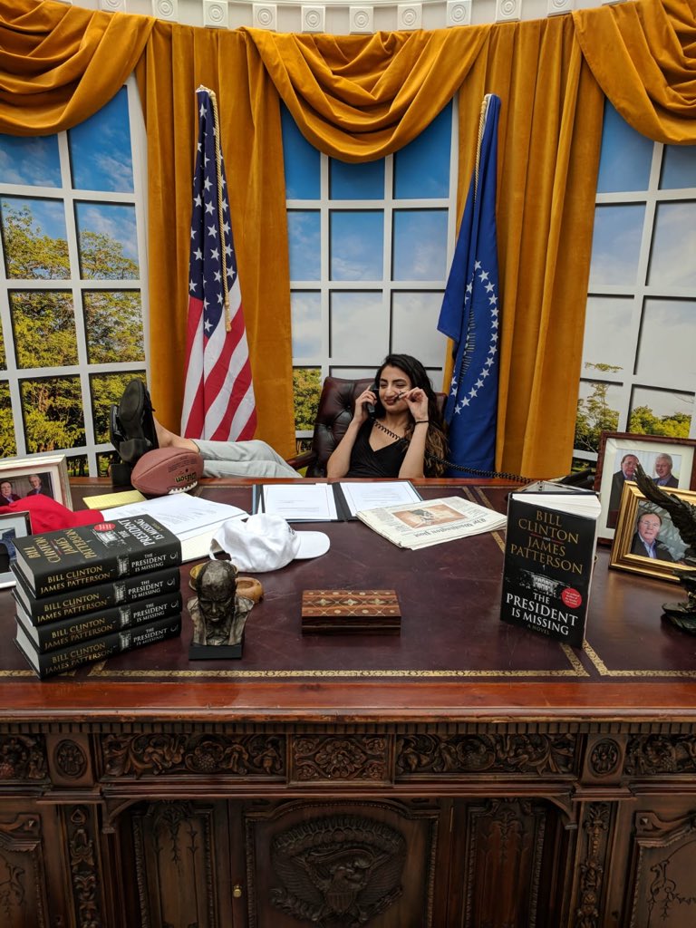 Our very own Blue team members having a fun day in the presidents chair, clearly where we belong 😌 #presidentismissing