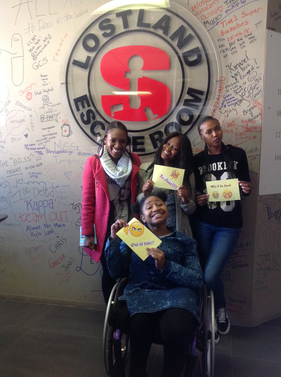 Lostland_escape's tweet image. They ran out of time before they could discover the secret of the haunted house😅😅Sorry team  #TeamColgate😄😄#CastleSecret📗📗📕📕📙📙📘📘🕯️🕯️⚰️⚰️🕯️🕯️