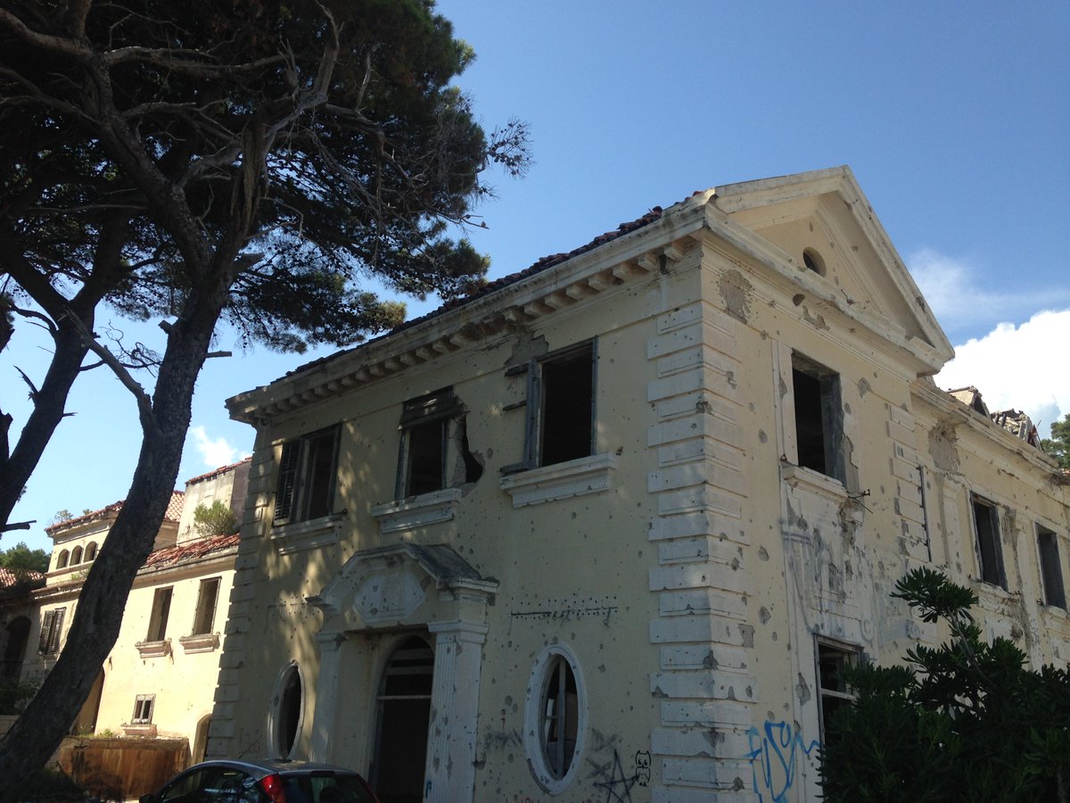 blueinkbk's tweet photo. Have had an amazing holiday in Croatia, what a beautiful place! Thanks @BrauntonTravel smooth journey and great hotel. As in the photograph there are bullet holes in old buildings, a reminder of recent history. Will be going back, next time on a road trip. https://t.co/1OY68jIeSl