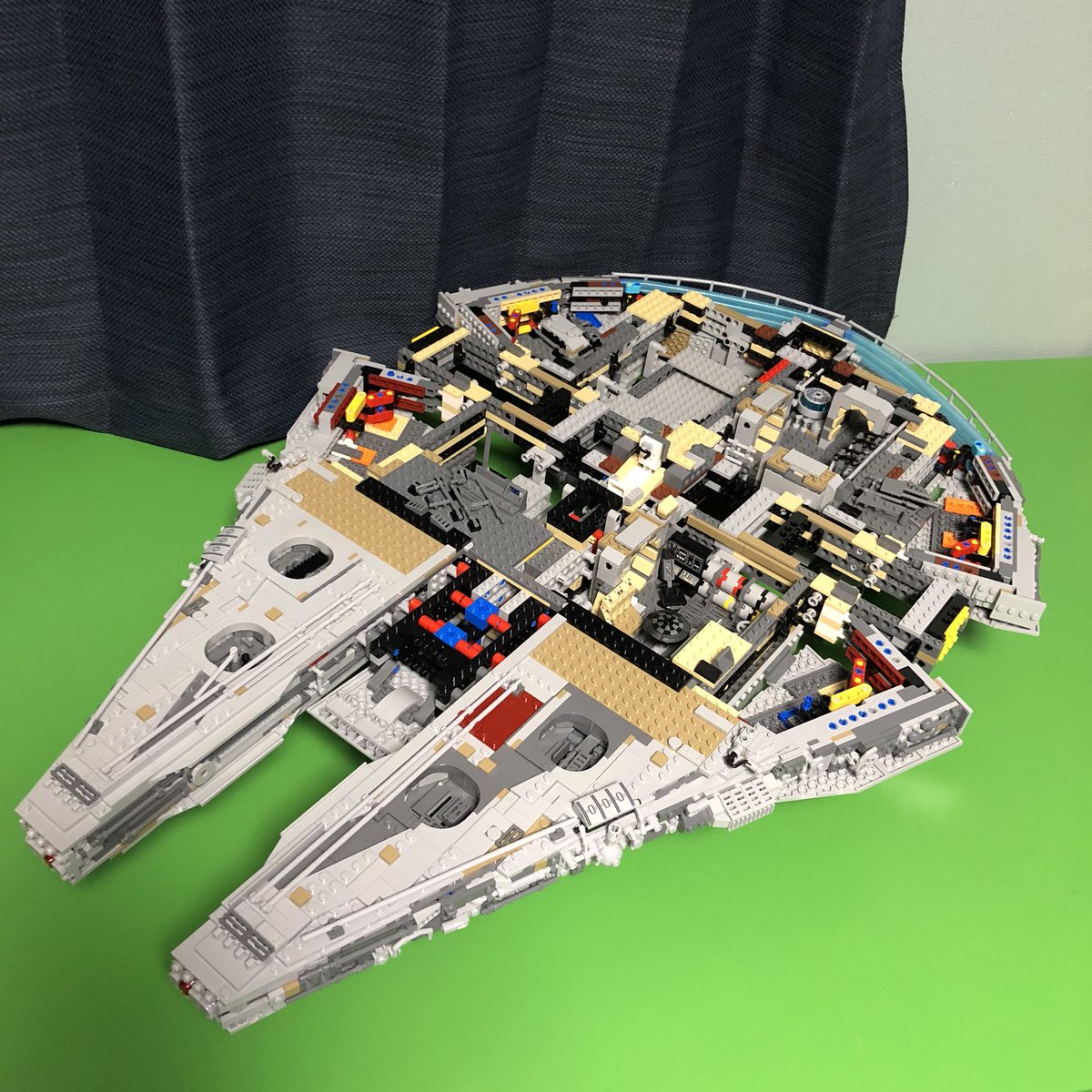 レゴ スター・ウォーズ 75192 UCS ミレニアム・ファルコン - ブロック