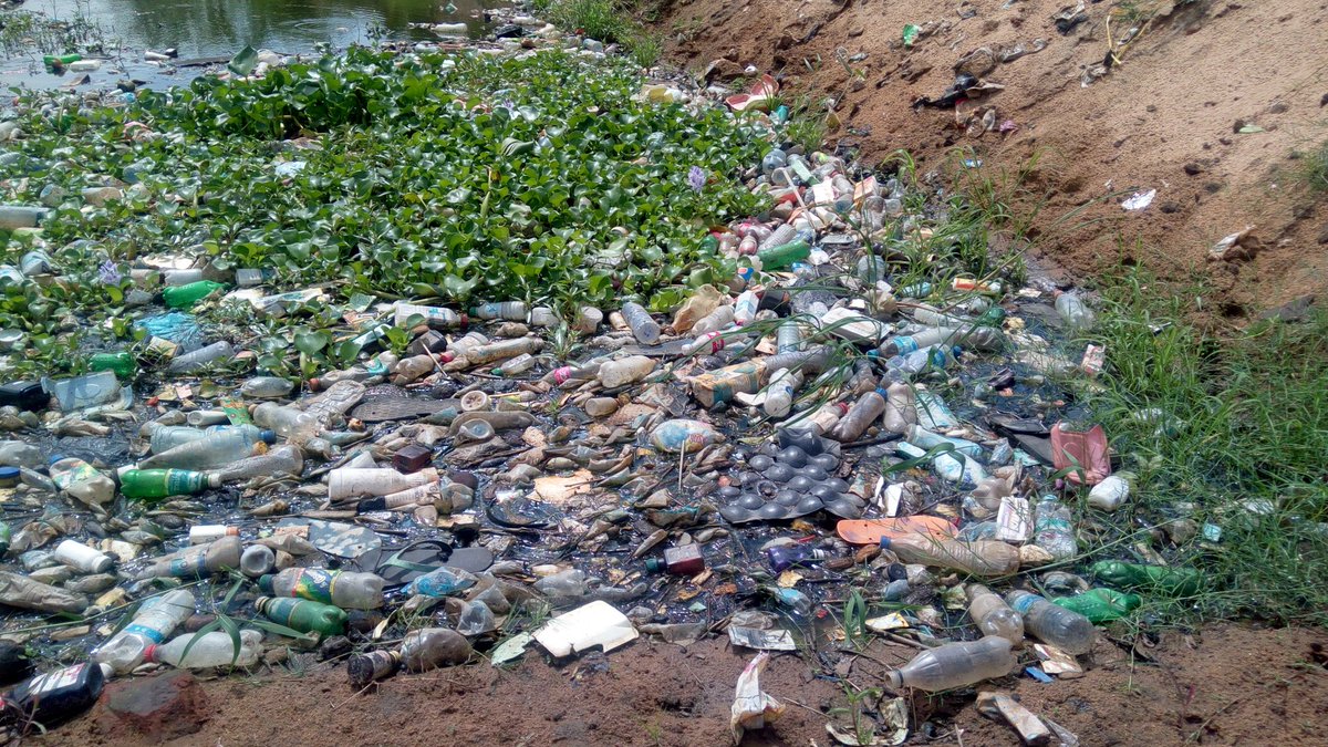 csdevnet_benue's tweet photo. Waste Management Awareness
#StopPlasticWastePollutionBenue 
The banks of River Benue https://t.co/TDwVdU9SjB