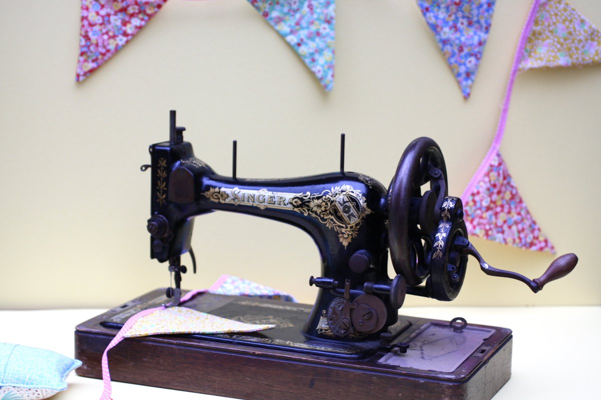StashEvent's tweet photo. Just one of the fabulous #vintagesingersewingmachines we have on offer for the #restashevent Whoever gets it will be very lucky &amp; #smug 😆😍😊 I can't wait, see you on the 1st of July! All proceeds go to Make a Wish! @sewatheart #lovesewing #lovevintage #lovefundraisingforcharity https://t.co/0YwrG28e1s