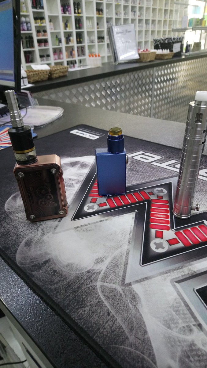 Tesla Punk 220W
Geekvape Athena Squonker Kit
Vapor Giant 2.5