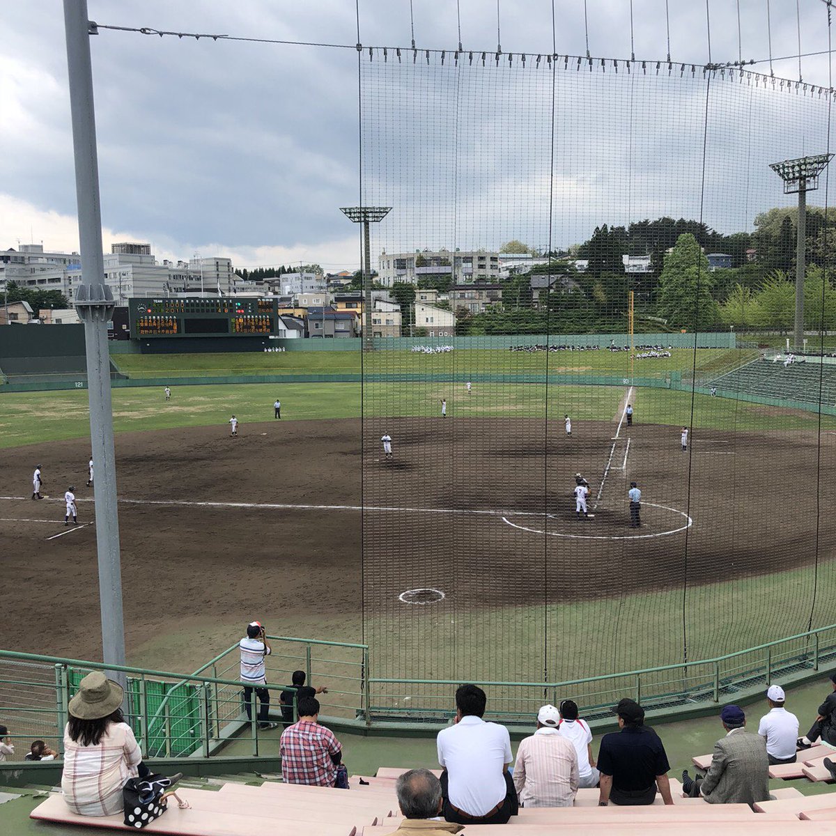 nettoh_koshien's tweet photo. 【春季東北大会２日目の結果】
第65回春季東北地区高校野球大会２日目。２回戦６試合の結果です。

八戸学院光星７ー４盛岡中央
福島商業８ー４山形中央
東北８ー６明桜(延長10回サヨナラ)
金足農業４ー１専大北上
羽黒２ー１由利工業
聖光学院６ー４弘前工業(延長11回)
#熱闘
#高校野球
#東北大会 https://t.co/4iDuJAcQGB