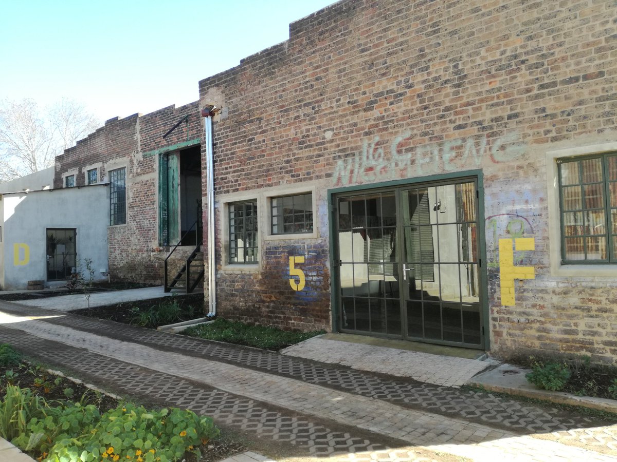 CityofJoburgZA's tweet photo. #ExploreVictoriaYards If you love the Maboneng Precinct, you'll love Victoria Yards in Lorenzville. Such a different and interesting space to explore 👌 ^GZ https://t.co/HKaUZTYjYm