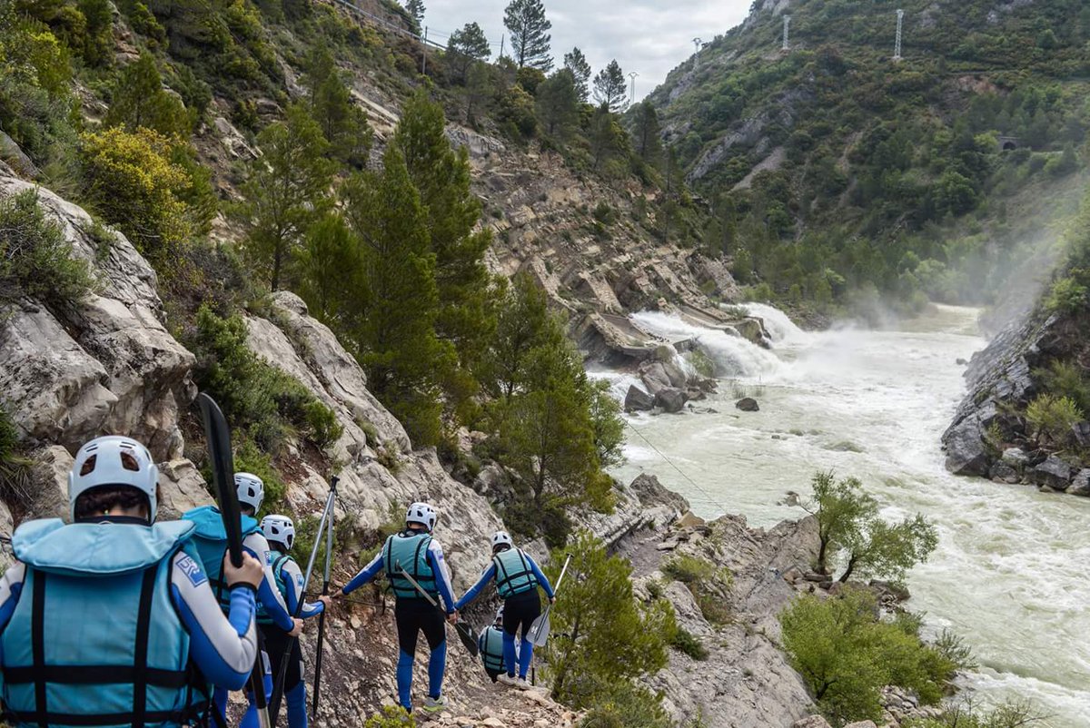 Todos preparados para disfrutar de un gran #Rafting III y VIVIR el río Gállego! 💦
Más info: urpirineos.es/actividades/ra…
<a href="/prepyr365/">Prepyr365</a> <a href="/TDAragon/">TDA</a>
