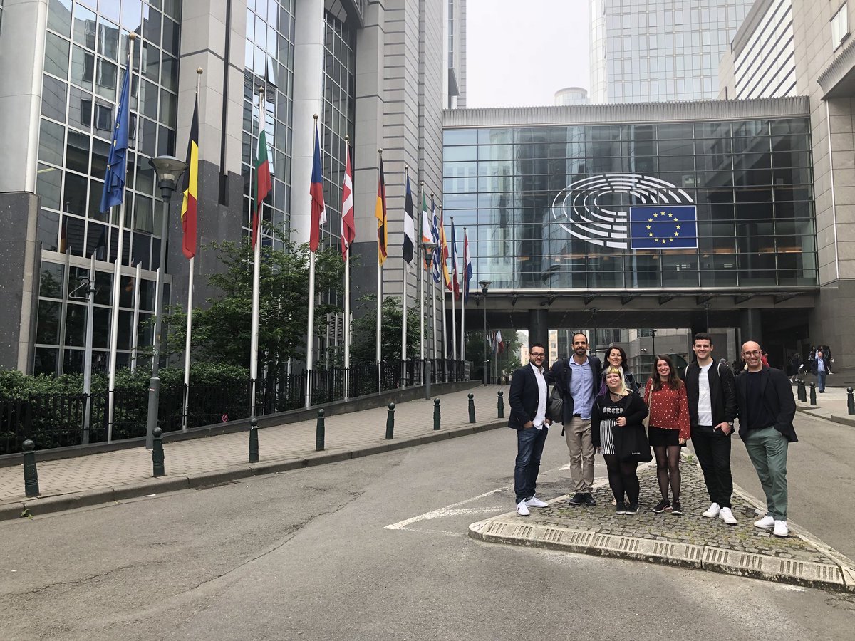 innobaix's tweet photo. El viatge a Brussel·les dels #innobusers acaba amb una visita al  @Europarl_CAT  #innobus18  @innoAMB   @AgenciaEconAMB  Gràcies  @castillamedina per les fotos https://t.co/cS6MyfiiVL