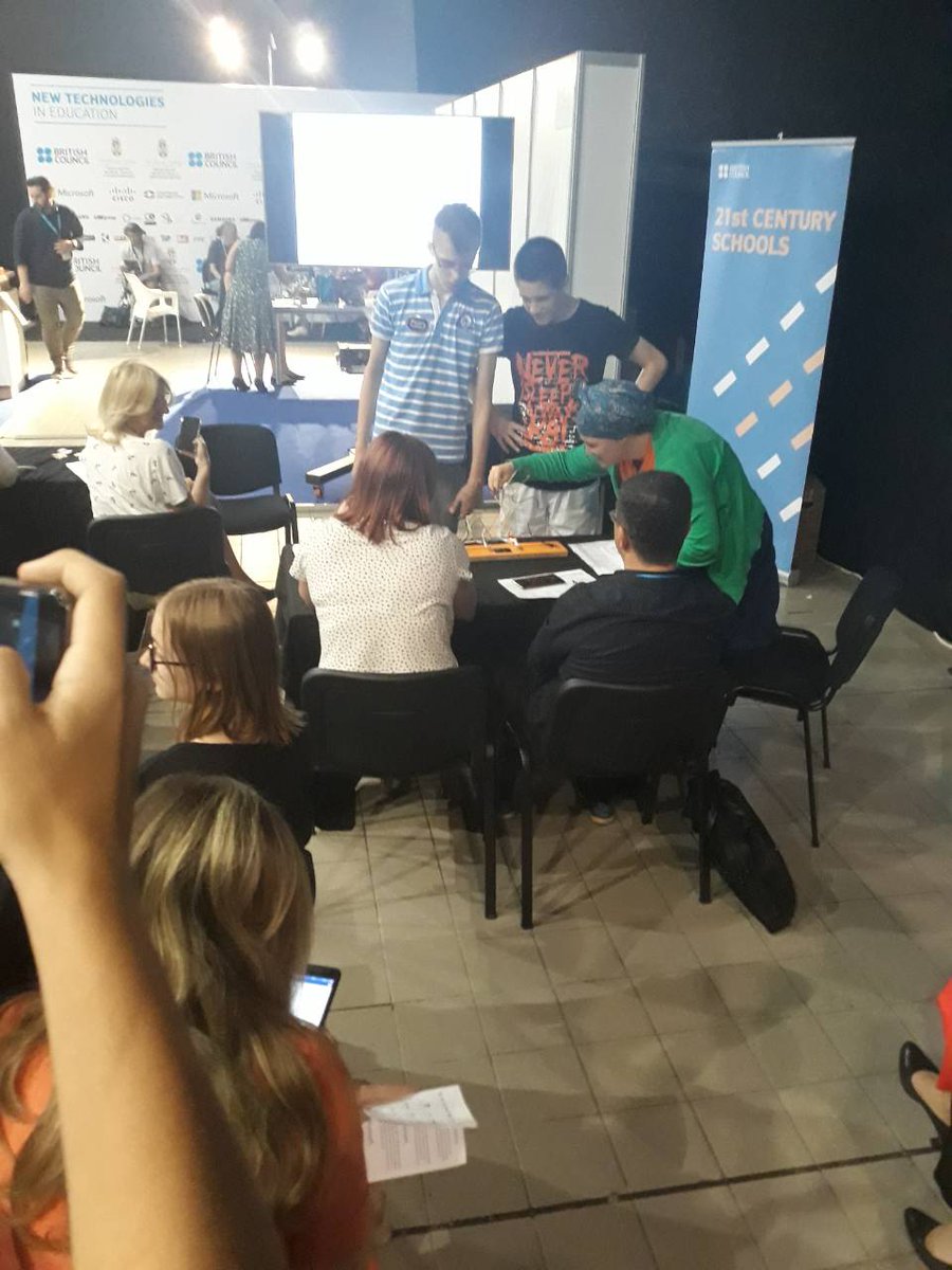 kajcebg's tweet photo. Great, great, great presentation!!! Bravo for Relja and Paja! #projectWire #nusicbg #SRB #newtechedu @microbit_edu @rsBritish https://t.co/h5tggUb7bi