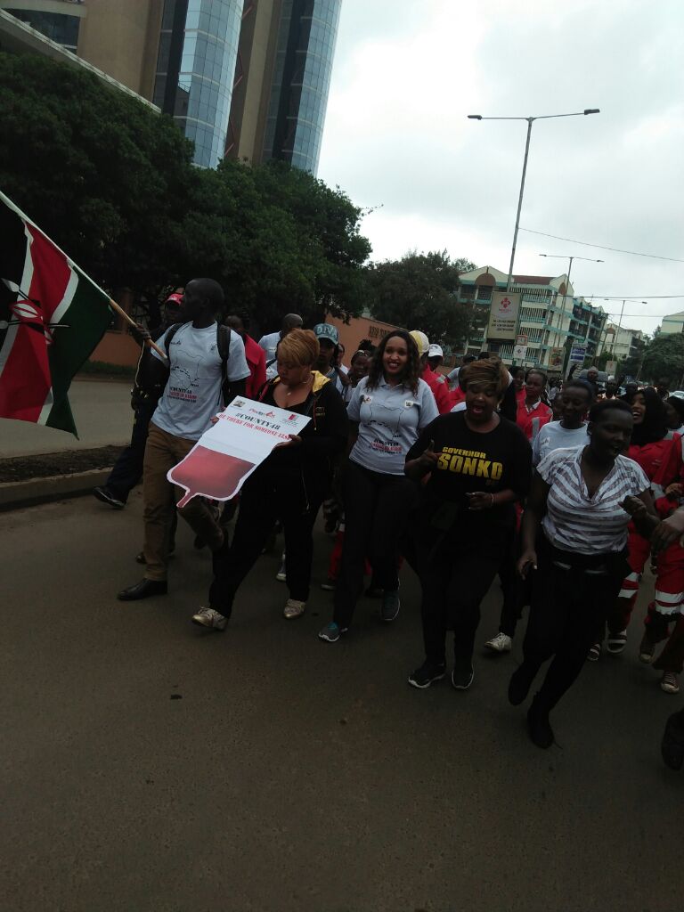 pledge25kenya's tweet photo. Our ambassador in @NairobiCityGov, @mbuvi_primrose is walking 👣 all the way from @KNBTSOfficial's HQ to Mlolongo. Yes, you read that right.
#County48 #Unitedbyblood #WalkForBlood #WBDD2018 https://t.co/quoX8C44CJ