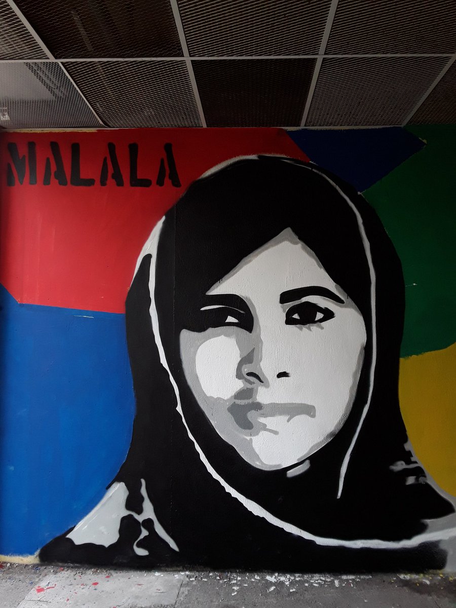 PepAdos06's tweet photo. J'ai bien aimé l'idée des tags sur les murs du collège Victor Duruy parce qu'en même temps c'est beau, ça nous rappelle que ces personnages ont lutté pour la liberté et ça nous apprend à respecter l'autre. Rayan #inaugurationduruy
@ECiotti @VilledeNice @Nice_Matin @DAAC_nice https://t.co/Whf0rNlP5O