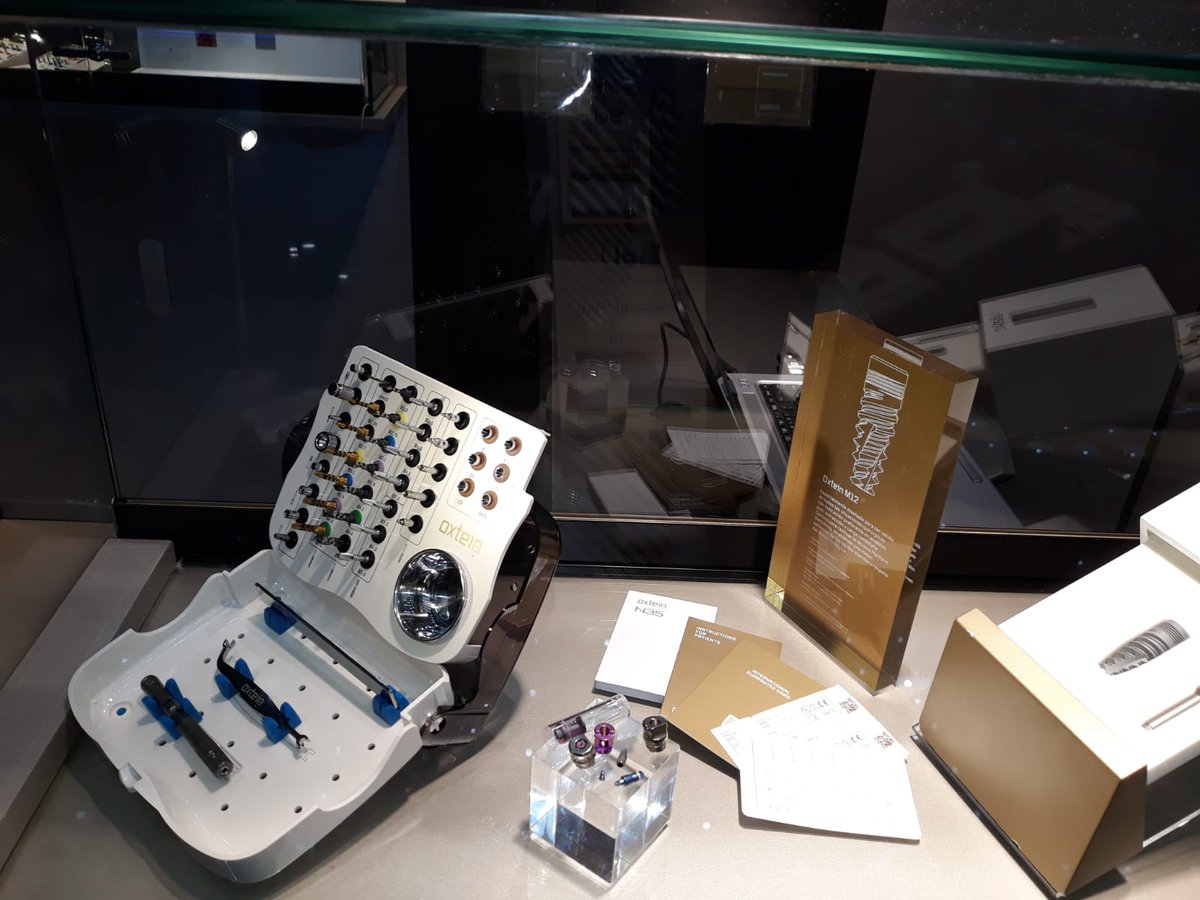 Proclinic_SA's tweet photo. Hoy empieza el congreso de la @SocEspImplantes y #Oxtein está presente.
Ven a visitar nuestro Stand y conoce de primera mano nuestros sistemas de implantes Oxtein 
¡Te esperamos!
#SEI2018 #Implantes #ImplantesOxtein https://t.co/CMitH0ctkn