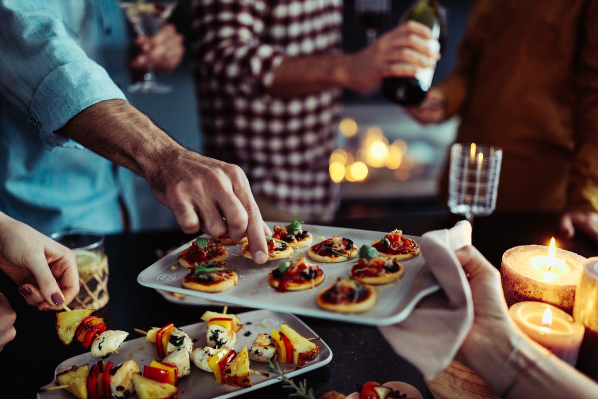 Alvarezmallorca's tweet photo. Emile Henry presenta Gourmet Style, una hogareña y original selección de productos de toque "casero" que crean un vínculo emocional con el cliente.
 https://t.co/XsUXZphWOJ #alvarezmallorca #emilehenry #gourmetstyle #productdesign #designcollection #vajilla #restauracion #buffet https://t.co/vsnZKngmXV